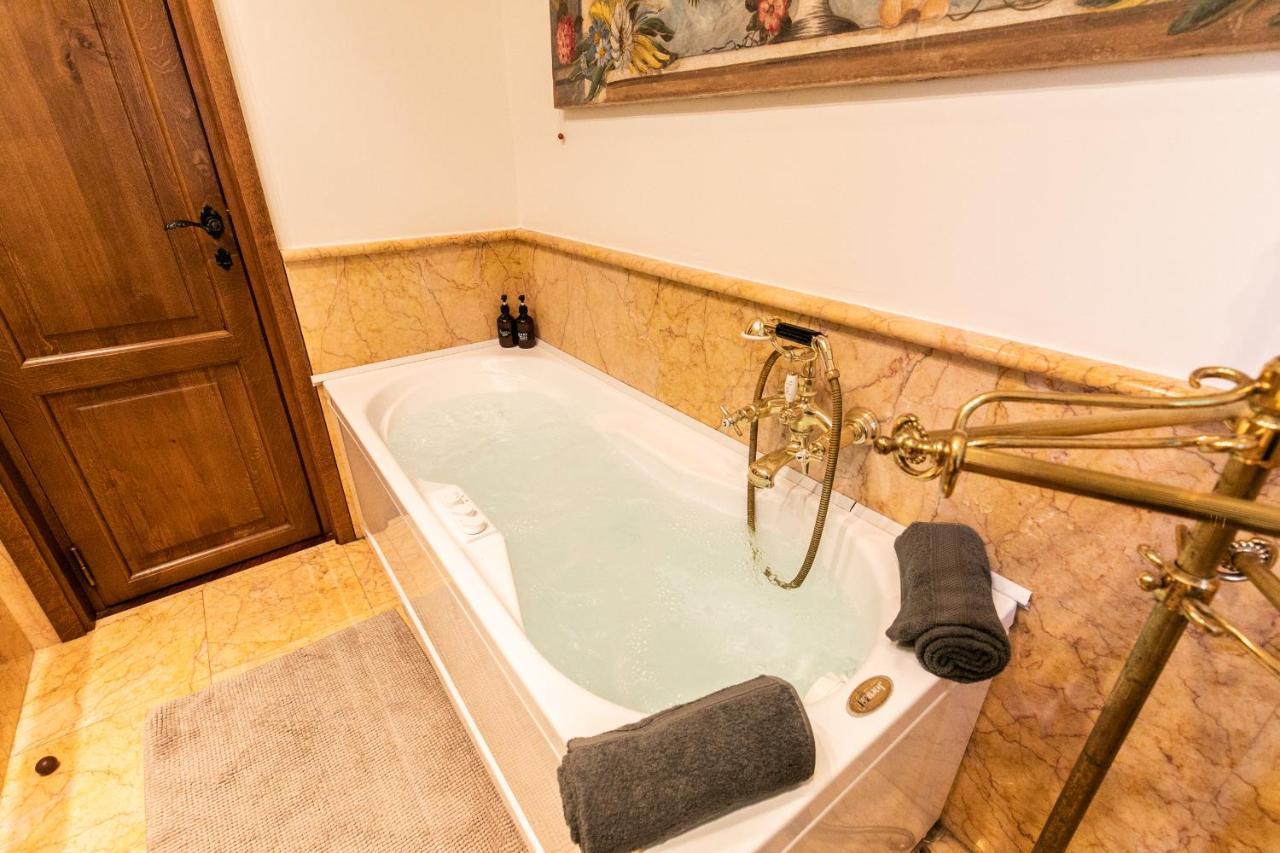 Klimt - Jacuzzi 5 Star - Luxury Design Apartment Mediolan Zewnętrze zdjęcie