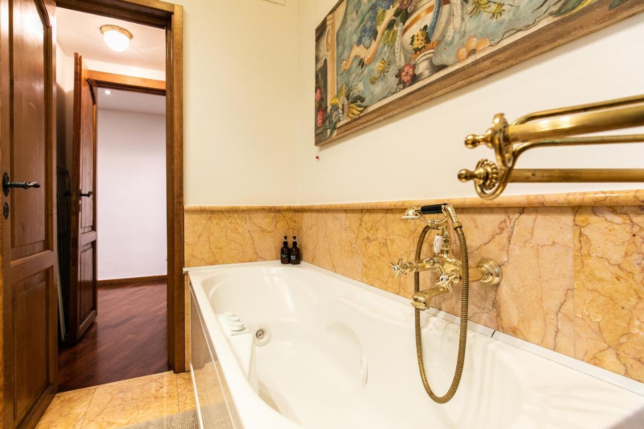 Klimt - Jacuzzi 5 Star - Luxury Design Apartment Mediolan Zewnętrze zdjęcie