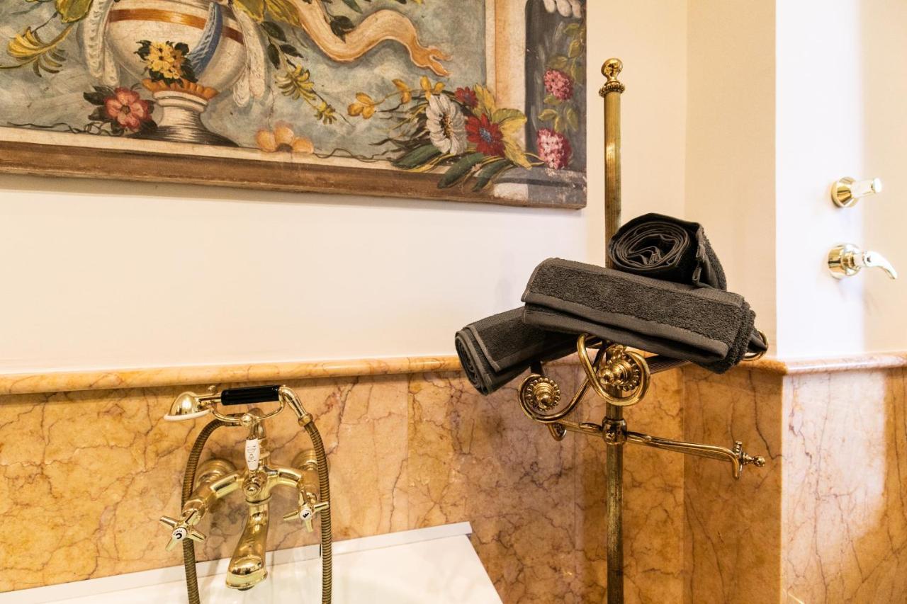 Klimt - Jacuzzi 5 Star - Luxury Design Apartment Mediolan Zewnętrze zdjęcie